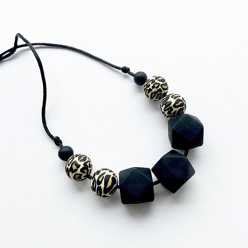Mama Knows - Teething Necklace - Black Leopard